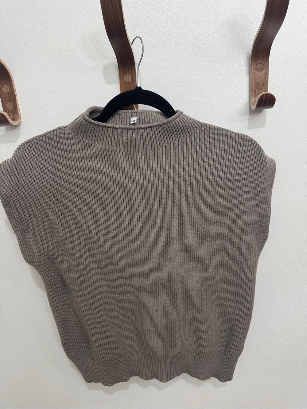 Women's Ribbed Sleeveless Sweater - Taupe
